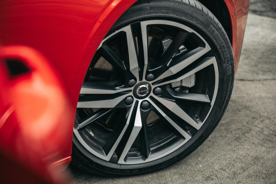  Volvo S60 T6 R-Design 2018 года  (NA) (фото 20 из 40)